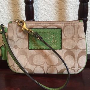 Coach daisy/poppy signature wristlet